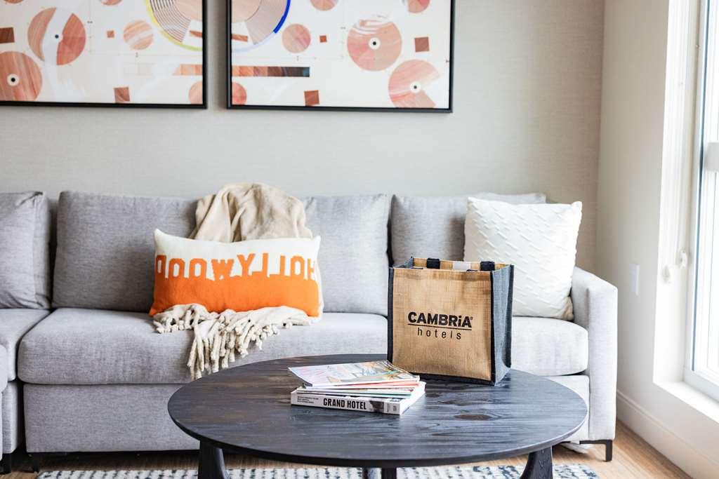 Cambria Hotel Burbank Airport الغرفة الصورة
